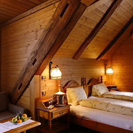 Baeren Hotel, The Bear 3*