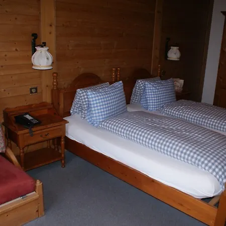 Baeren Hotel, The Bear Värdshus Wilderswil