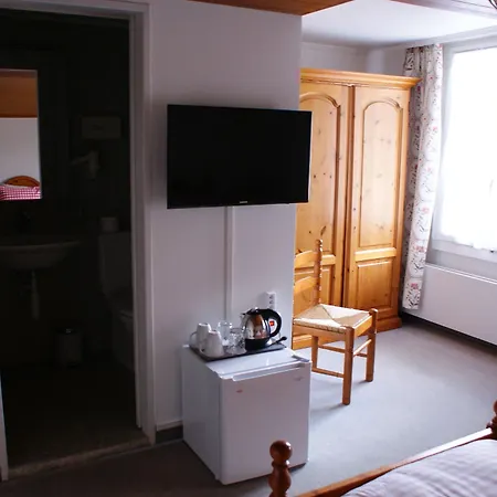 Мини-отель Baeren Hotel, The Bear Вильдерсвиль