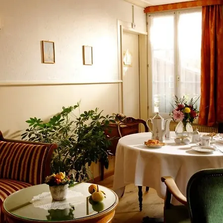 Baeren Hotel, The Bear Мини-отель 3*