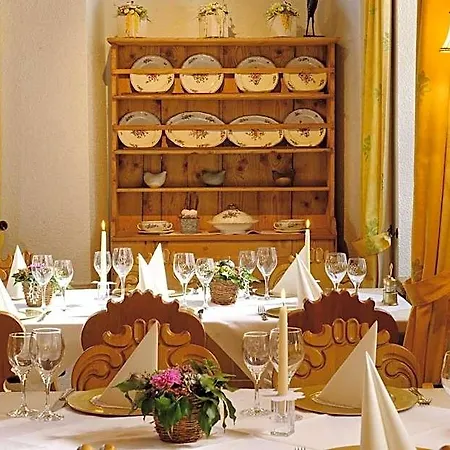 Baeren Hotel, The Bear 3*