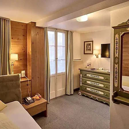 Baeren Hotel, The Bear Värdshus 3*