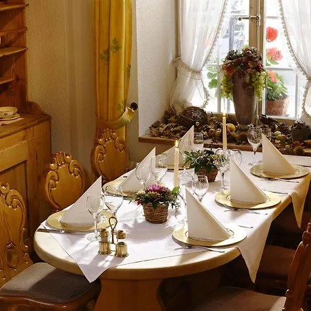 Baeren Hotel, The Bear 3*