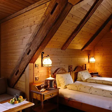 Baeren Hotel, The Bear 3*